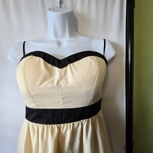 Forever 21 HI LO/HA Cream & Black Elegant Strapless Dress, NWT, Size S - Picture 3 of 11